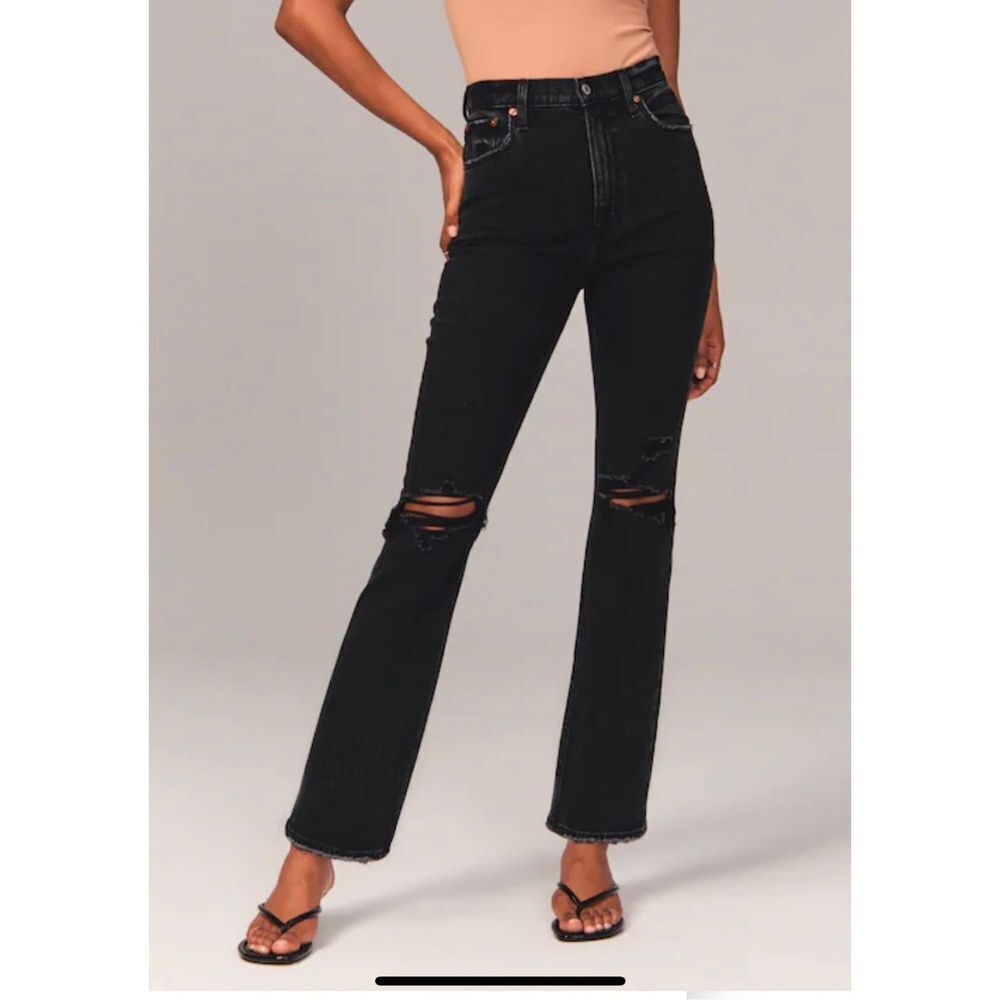 A&F Ankle Straight Ultra High Rise Ripped Black Size 0